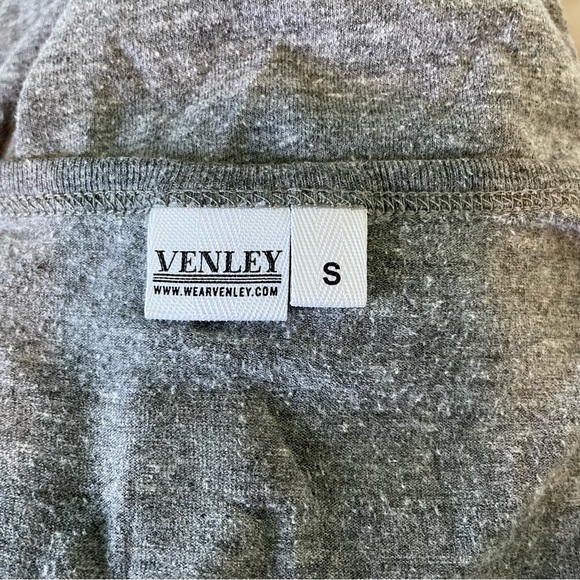 University of Dayton UD American Flag Patriotic Breast Pocket Gray Tank Top S - Picture 8 of 9